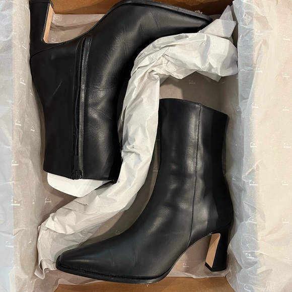 FLATTERED- Anita Black Boots. 9 - Picture 11 of 12